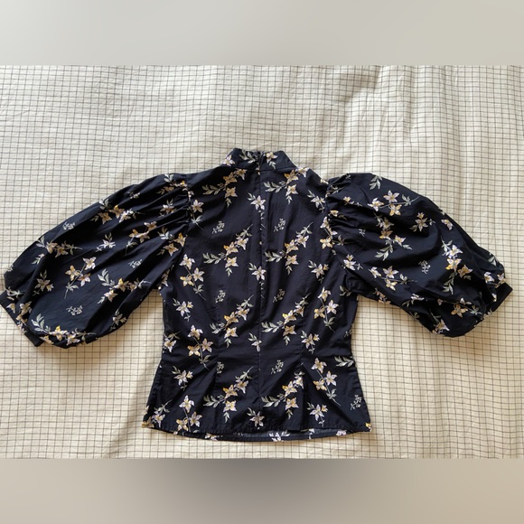 Levi’s Floral Blouse - Picture 3 of 4